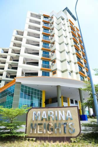 Marina Heights Seaview Resort Apartment II Lumut Bagian luar foto